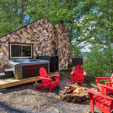 Amazing Views, Hot Tub, Fire Pit, Deck & Fireplace Inwood Exteriér fotografie
